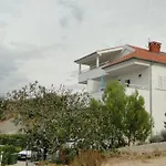 Fuer 4 Personen Laguna 5 By Interhome Primošten