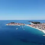 Fuer 4 Personen Laguna 5 By Interhome * Primošten