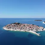 Fuer 4 Personen Laguna 5 By Interhome Primošten
