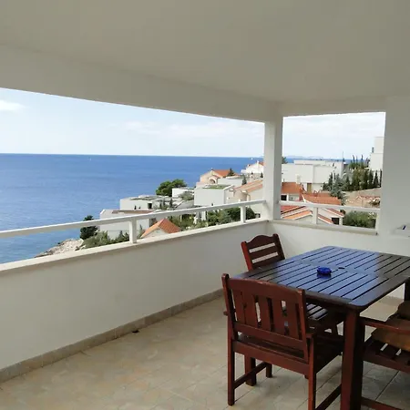 Fuer 4 Personen Laguna 5 By Interhome Primošten