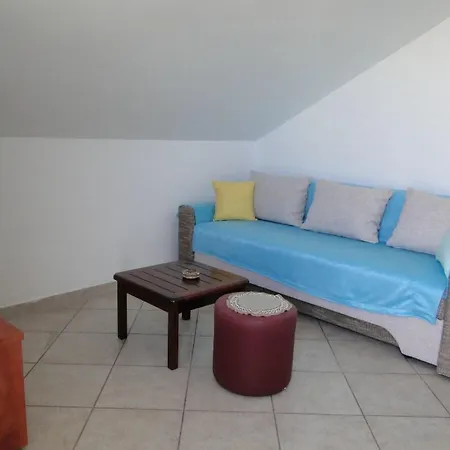 Fuer 4 Personen Laguna 5 By Interhome