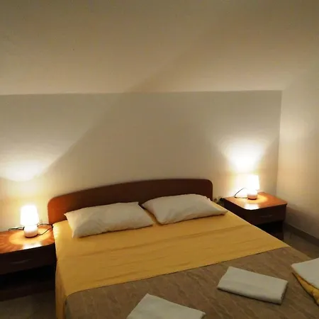 Appartement Fuer 4 Personen Laguna 5 By Interhome