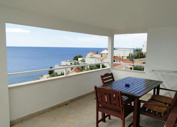 Fuer 4 Personen Laguna 5 By Interhome Primošten