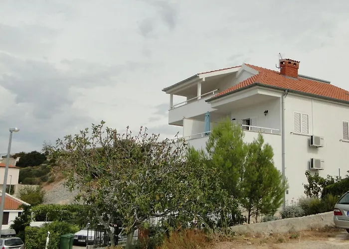 Fuer 4 Personen Laguna 5 By Interhome Primošten